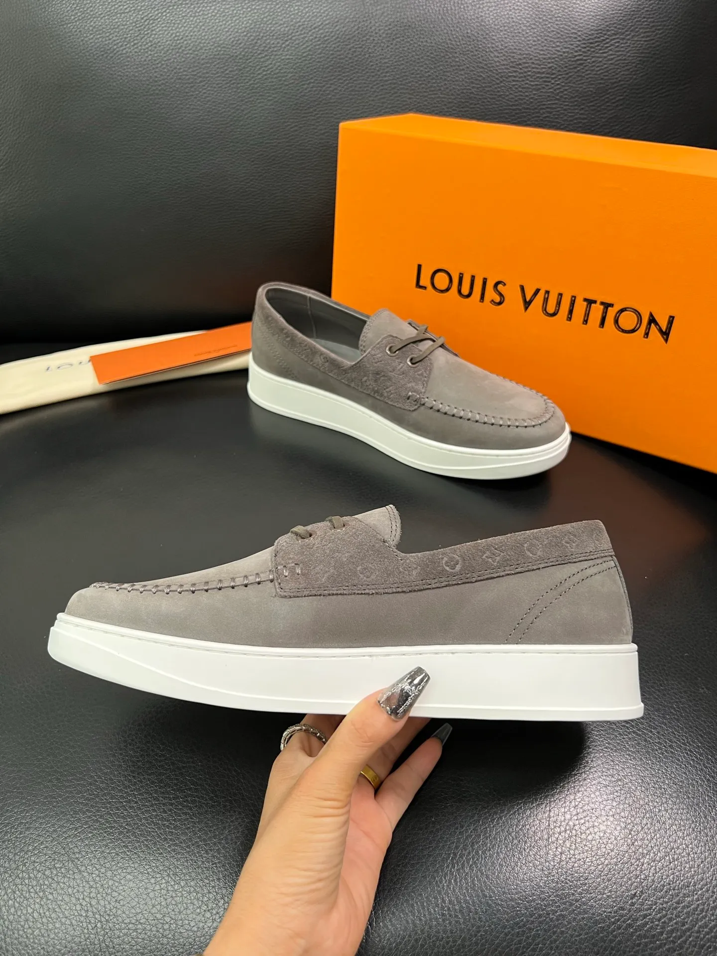 Men's shoes 💰780 Lv top purchasing agent Louis Vuitton, slip-on sports shoes counter synchronization, uppers imported from Italy, high-quality splicing colorful and complex handicrafts, imported cowhide pads are soft and comfortable, soles: original soles specially provided by the original factory, T men's shoes 💰U exclusive movable molded soles are super comfortable, original and single goods, high quality, you can go in and out of the counter at will, welcome to compare, code number 39-44 (customized 38 45)85856